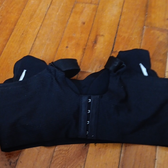 Black Seamless Bra - Picture 3 of 4